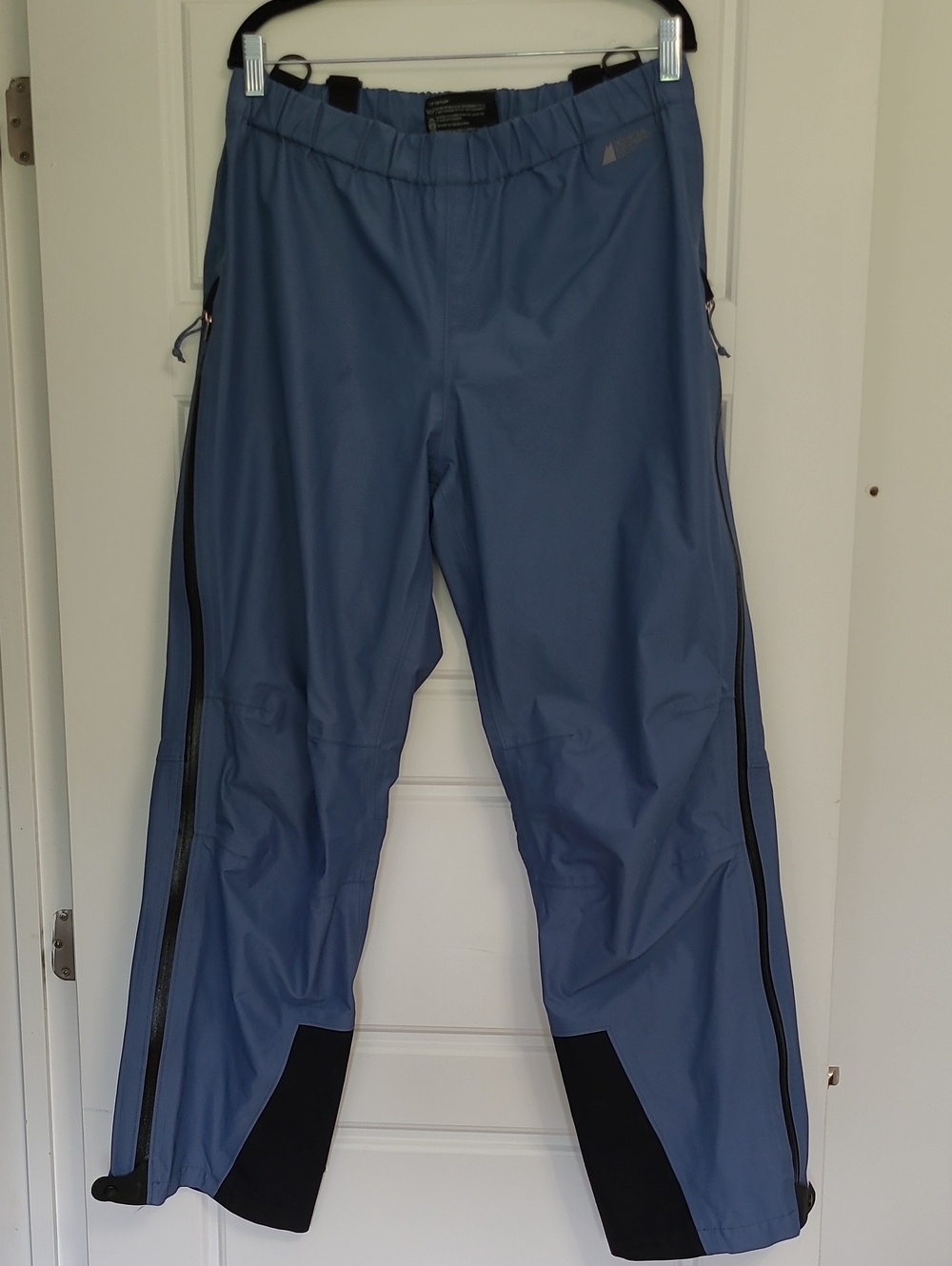 MEC Gore-Tex Waterproof Rain/Outdoor Pants - Blue / Black - Large (Retired)